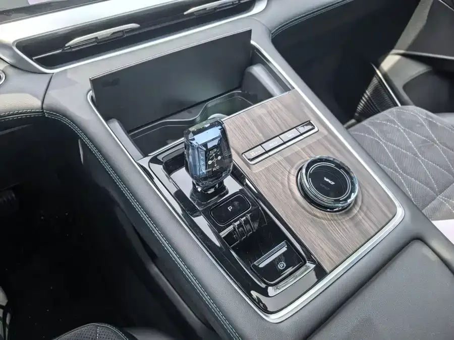 Geely Monjaro Xingyue L 2025 Dongfangyao 2.0TD Automatic Star-gazing Edition 2025 — миниатюра 3