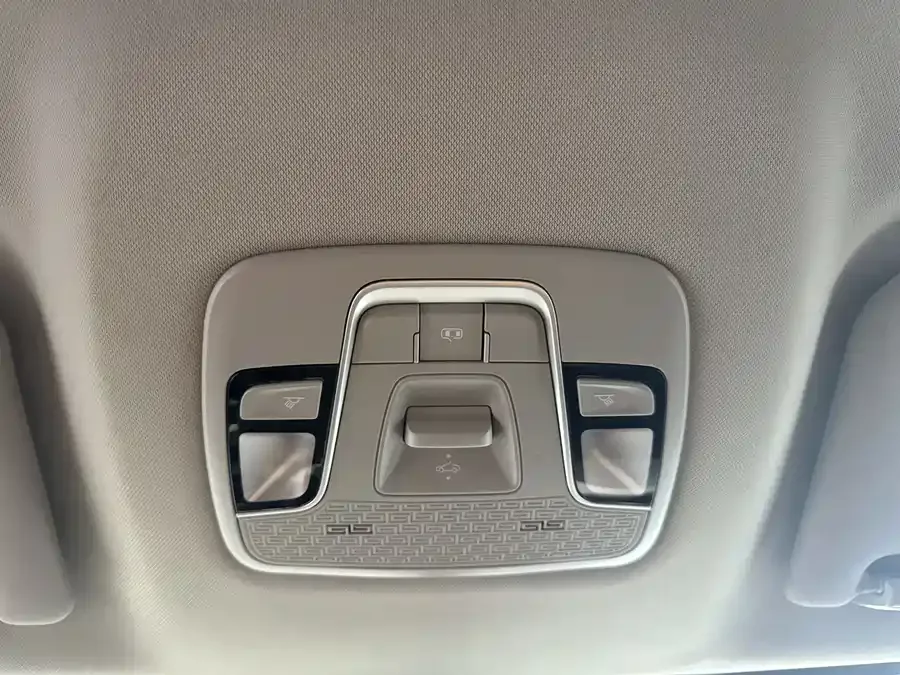 Geely Coolray SX11 Binyue 2021 1.4T DCT Platinum Edition 2023 — миниатюра 3