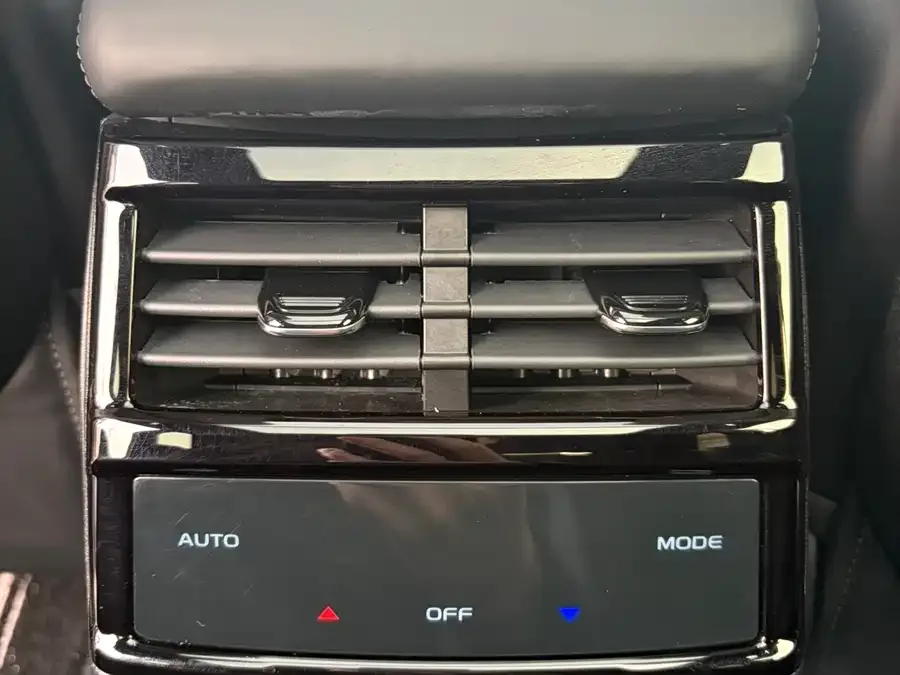 Geely Monjaro Xingyue L 2024 2.0TD High Power Automatic 2WD Skyline Edition 2024 — миниатюра 5