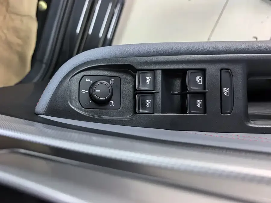 Volkswagen Lamando 2023 Lingdu Lingdu L 280TSI DSG Cool Edition 2023 — миниатюра 5