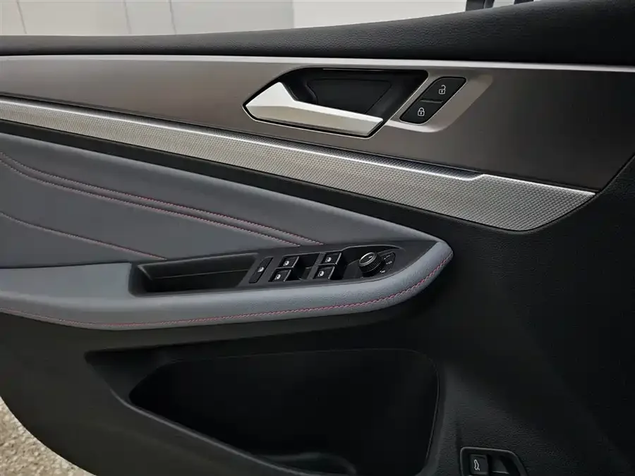 Volkswagen Lamando 2024 Lingdu Lingdu L 280TSI DSG Cool Edition 2024 — миниатюра 5