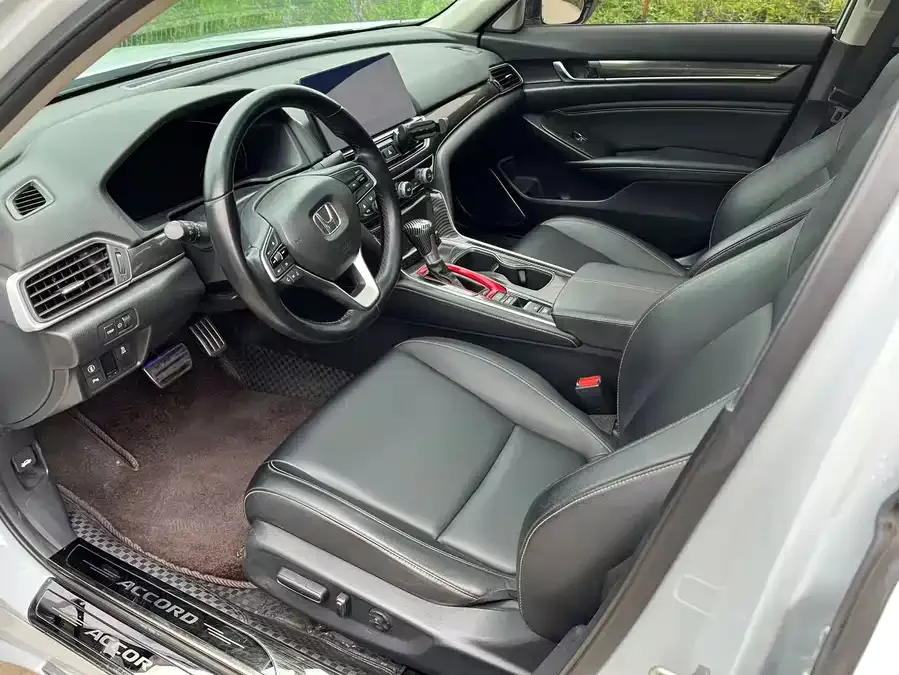 Honda Accord 2022 Accord 260TURBO Fantasy Night Premium Edition 2023 — миниатюра 3