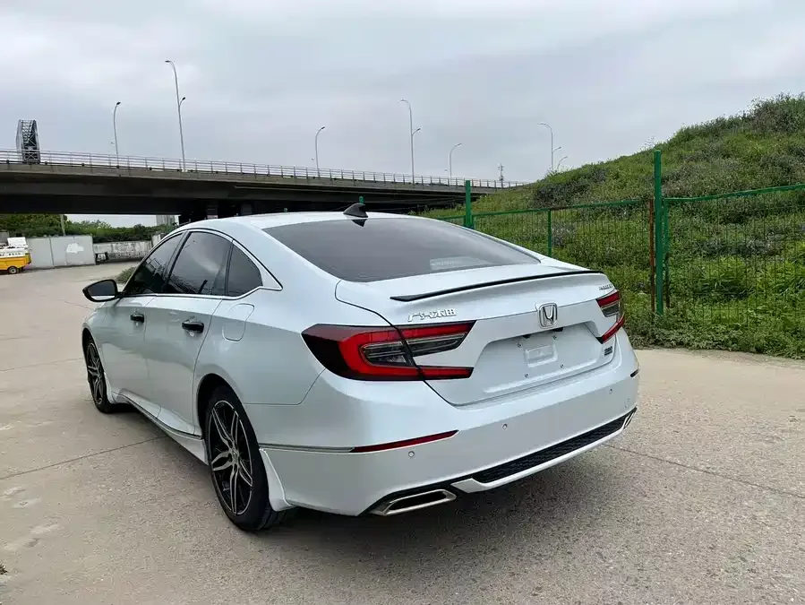 Honda Accord 2022 Accord 260TURBO Fantasy Night Premium Edition 2023 — миниатюра 5