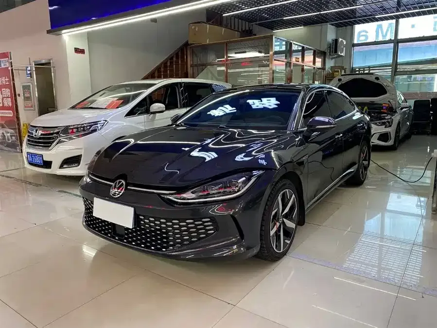 Volkswagen Lamando 2023 Lingdu Lingdu L 280TSI DSG Cool Edition 2023 — фото 1, купить с доставкой в Москву