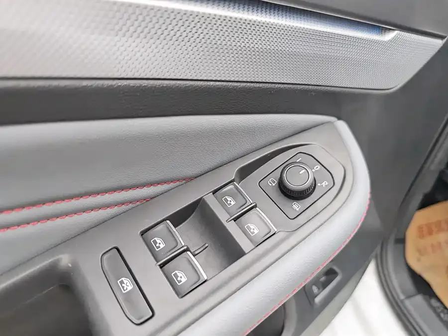 Volkswagen Lamando Lingdu 2025 Lingdu L 280TSI DSG Cool Edition 2025 — миниатюра 4