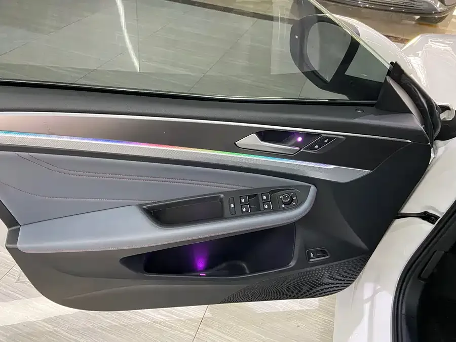 Volkswagen Lamando 2022 Lingdu Lingdu L 280TSI DSG Cool Edition 2023 — миниатюра 5