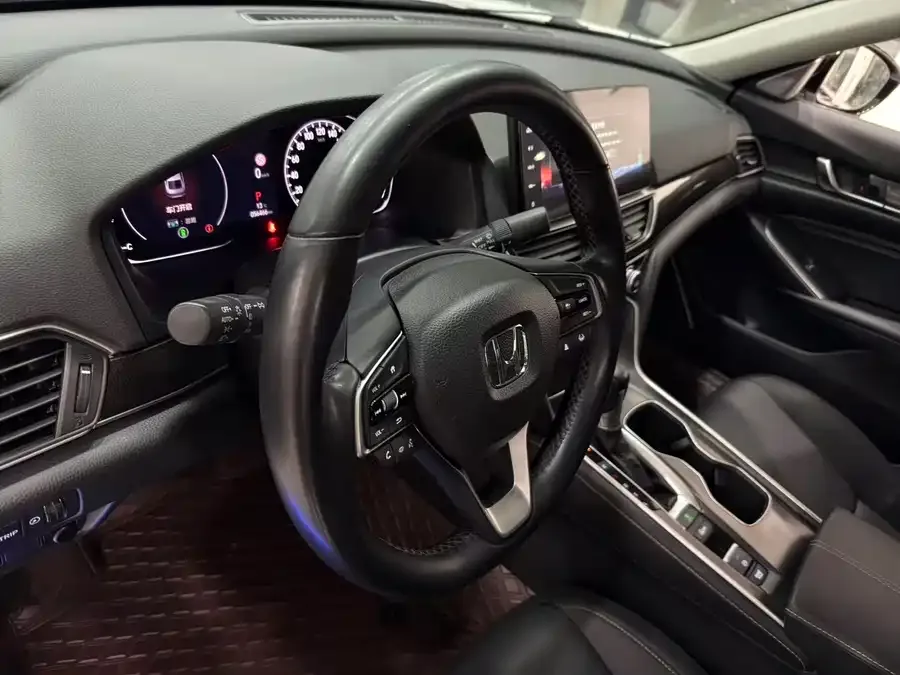 Honda Accord 2022 Accord 260TURBO Fantasy Night Premium Edition 2022 — миниатюра 4