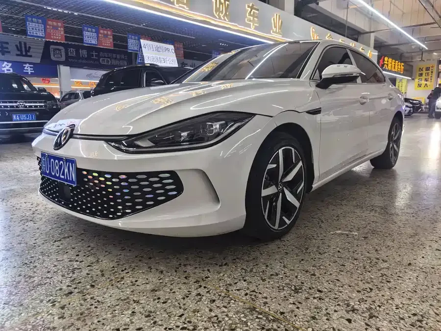 Volkswagen Lamando 2023 Lingdu Lingdu L 280TSI DSG Cool Edition 2023 — фото 1, купить с доставкой в Москву