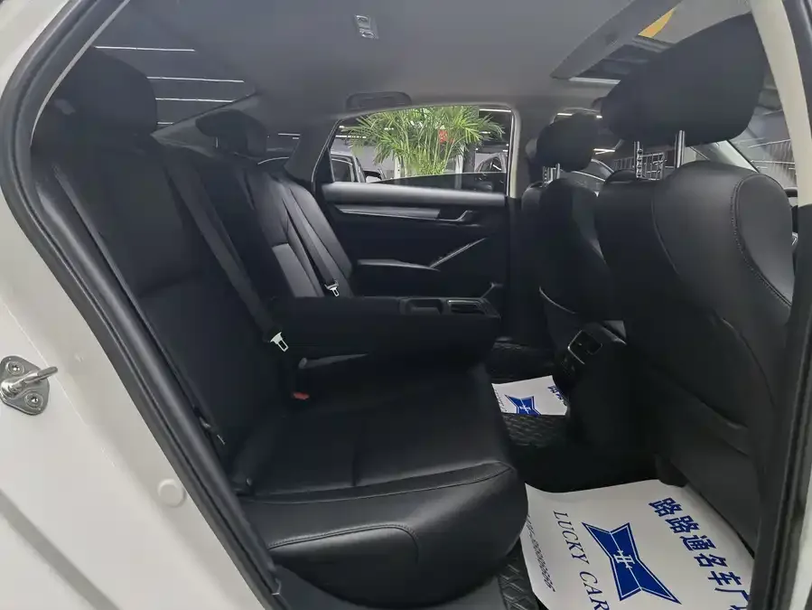 Honda Accord Accord 2022 260TURBO Deluxe Edition 2023 — миниатюра 3