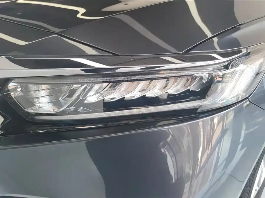 Honda Accord Accord 2022 260TURBO Deluxe Edition 2022 — миниатюра 2