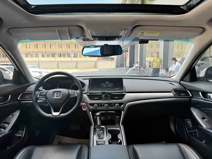 Honda Accord Accord 2022 260TURBO Deluxe Edition 2022 — миниатюра 2