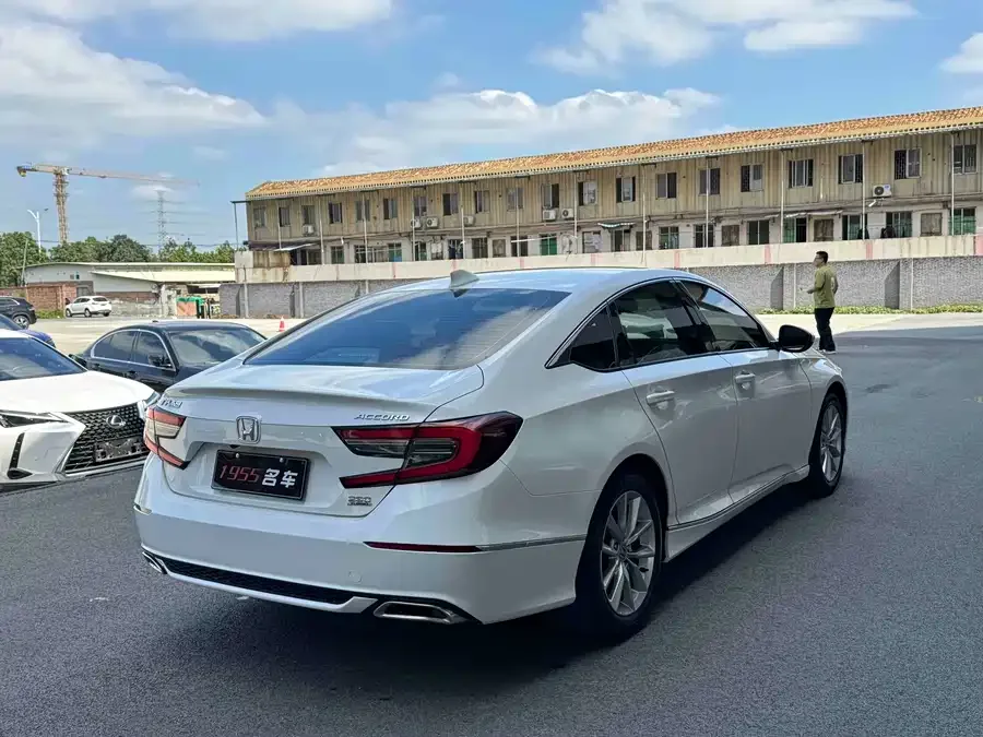 Honda Accord Accord 2022 260TURBO Deluxe Edition 2022 — миниатюра 3