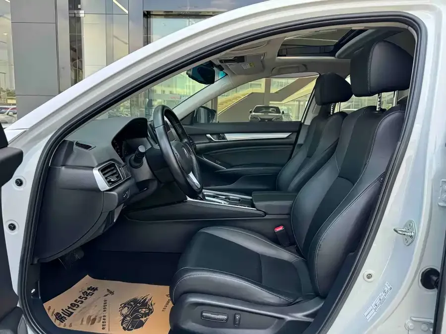Honda Accord Accord 2022 260TURBO Deluxe Edition 2022 — миниатюра 4