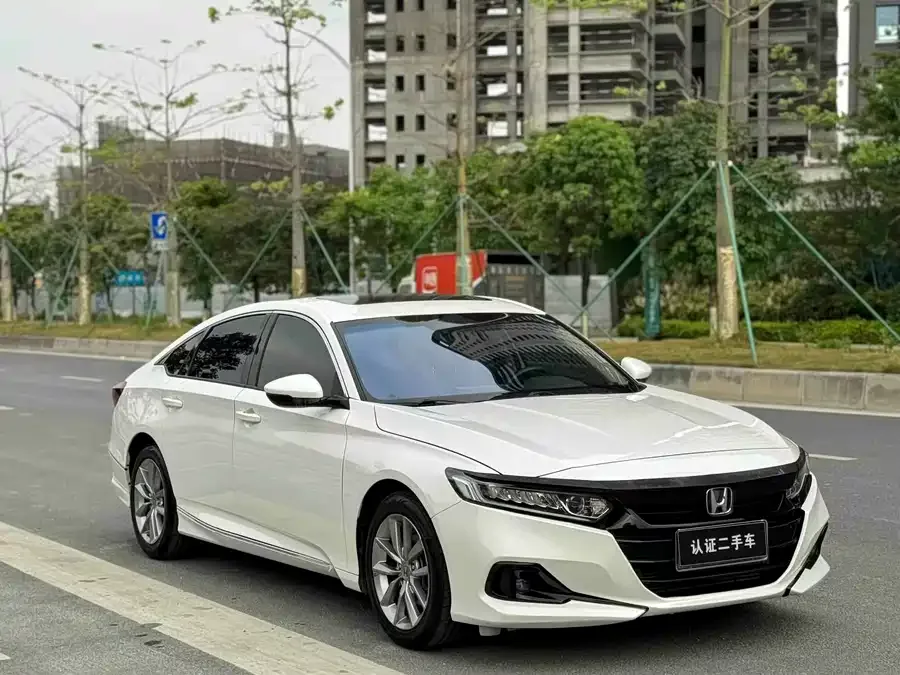 Honda Accord Accord 2022 260TURBO Deluxe Edition 2022 — миниатюра 3
