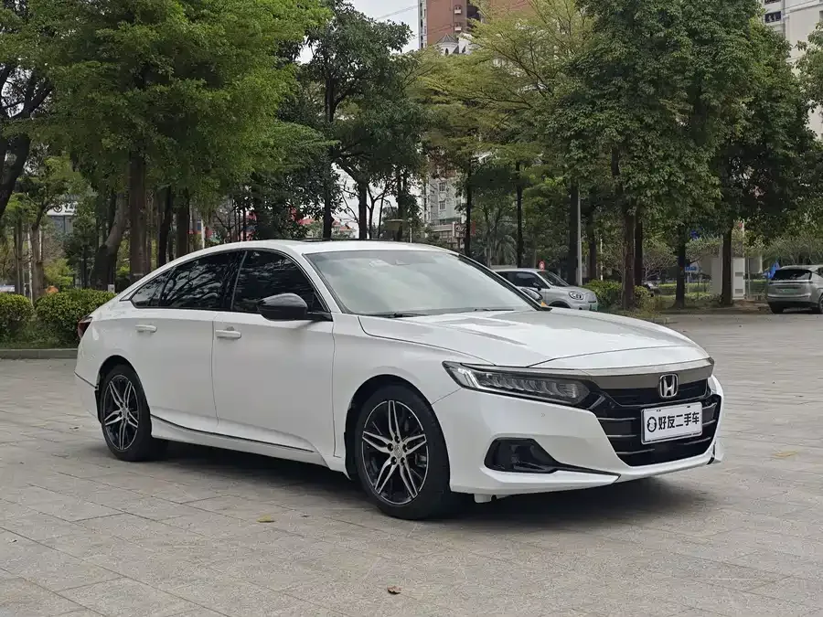 Honda Accord 2022 Accord 260TURBO Fantasy Night Premium Edition 2023 — миниатюра 3