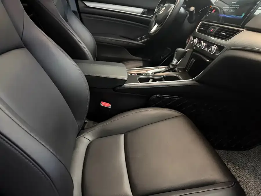 Honda Accord Accord 2022 260TURBO Deluxe Edition 2022 — миниатюра 5
