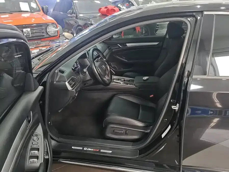 Honda Accord Accord 2022 260TURBO Deluxe Edition 2022 — миниатюра 3