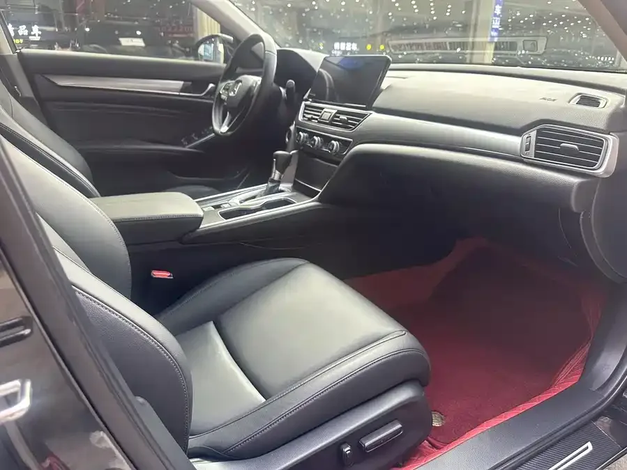 Honda Accord Accord 2022 260TURBO Deluxe Edition 2023 — миниатюра 2