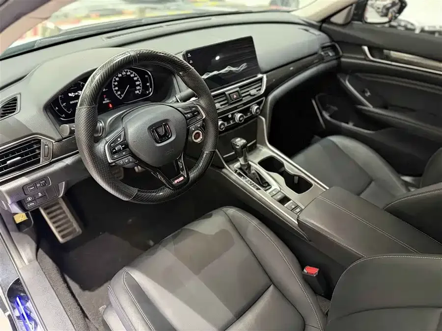 Honda Accord 2022 Accord 260TURBO Fantasy Night Premium Edition 2023 — миниатюра 5