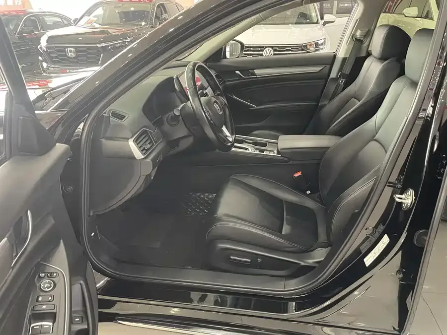 Honda Accord Accord 2022 260TURBO Deluxe Edition 2022 — миниатюра 4