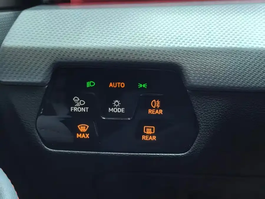 Volkswagen Lamando 2022 Lingdu Lingdu L 280TSI DSG Cool Edition 2023 — миниатюра 5