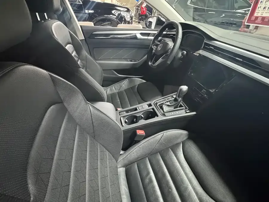 Volkswagen FAW- CC FAW-Volkswagen CC 2023 380TSI Eye-catching Edition 2023 — миниатюра 5