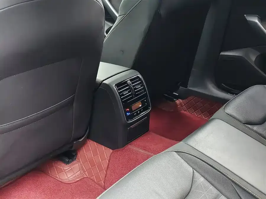 Volkswagen FAW- CC FAW-Volkswagen CC 2023 380TSI Eye-catching Edition 2023 — миниатюра 3