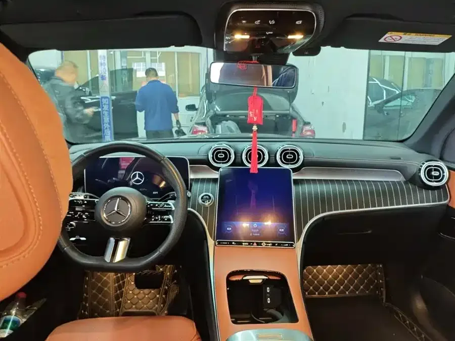 Mercedes-Benz GLC-Class Mercedes-Benz GLC 2023 GLC 260 L 4MATIC luxury 5-seater 2023 — миниатюра 2