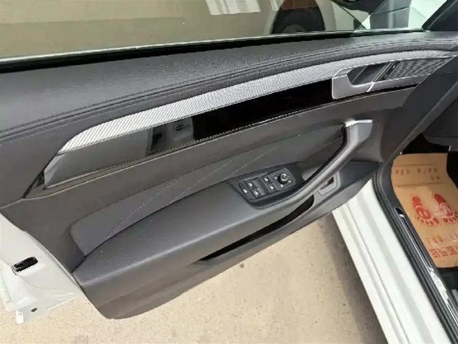 Volkswagen FAW- CC FAW-Volkswagen CC 2021 380TSI Eye-catching Edition 2022 — миниатюра 5