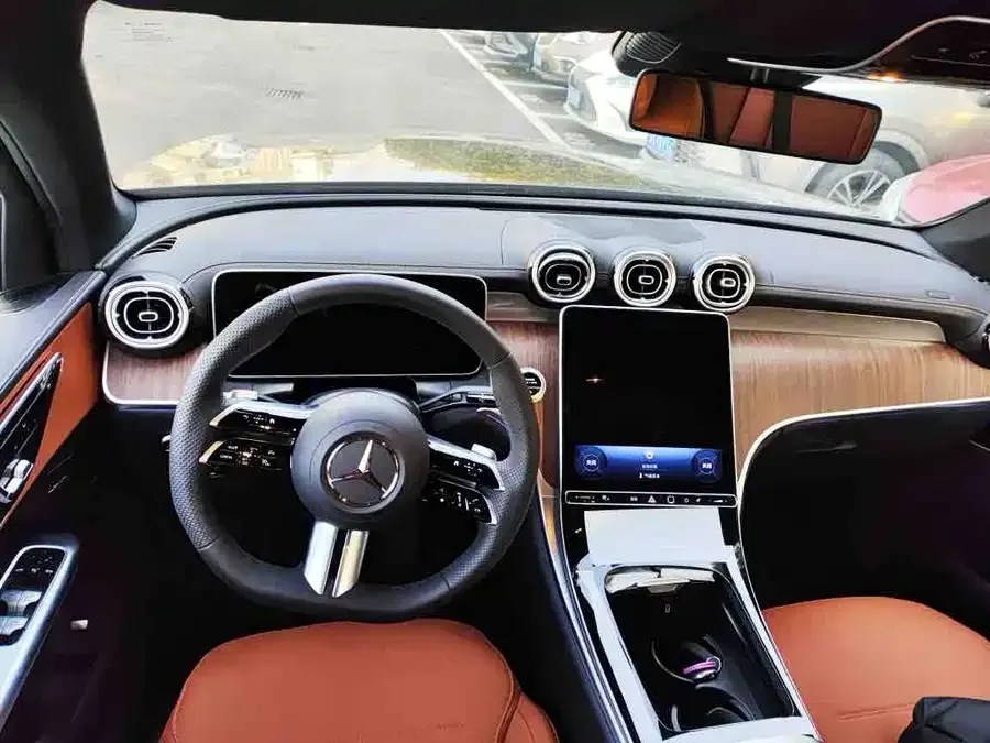 Mercedes-Benz GLC-Class Mercedes-Benz GLC 2025 GLC 300 L 4MATIC Dynamic 5-seater 2025 — миниатюра 4