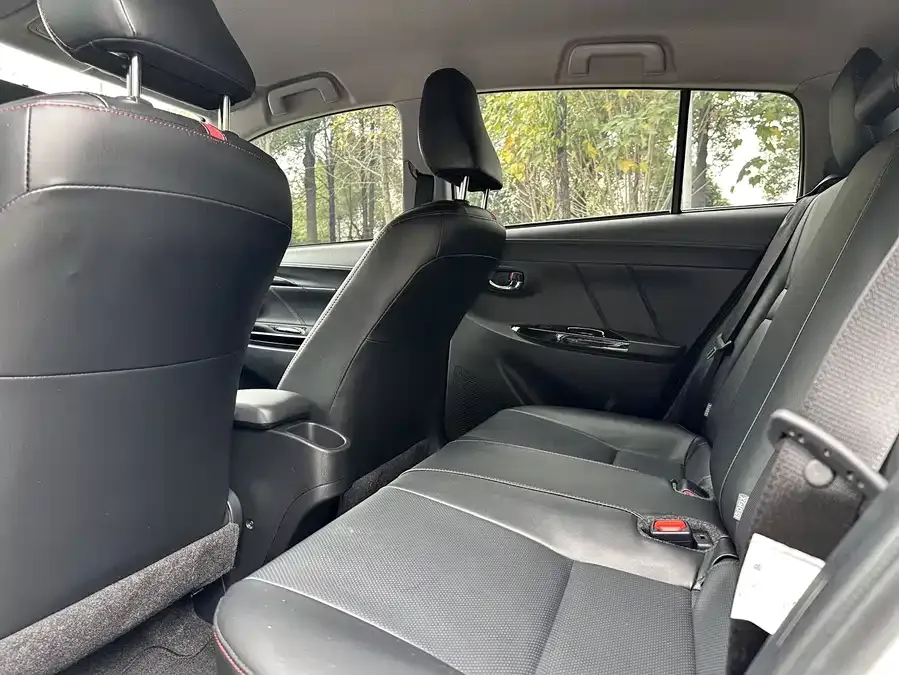Toyota YARiS L YARiS L 2022 YARiS X 1.5L CVT Luxury PLUS Edition 2022 — миниатюра 2