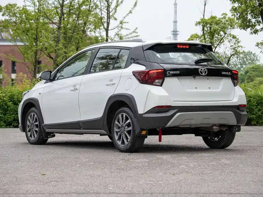 Toyota YARiS L YARiS L 2022 YARiS X 1.5L CVT Luxury PLUS Edition 2023 — миниатюра 3