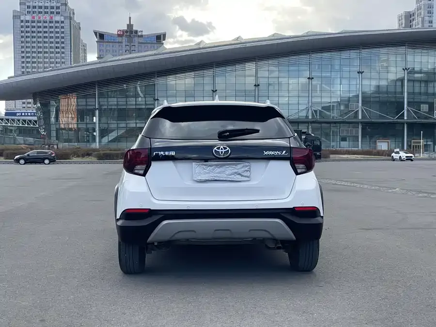 Toyota YARiS L YARiS L 2022 YARiS X 1.5L CVT Luxury PLUS Edition 2022 — миниатюра 2