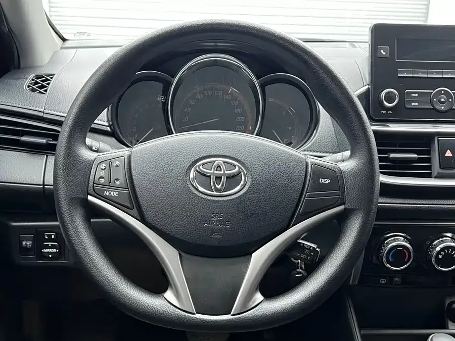 Toyota YARiS L YARiS L 2022 YARiS X 1.5L CVT Leading PLUS Edition 2022 — миниатюра 4