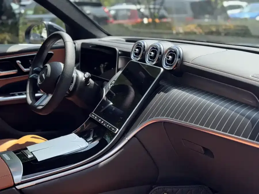 Mercedes-Benz GLC-Class 2026 Mercedes-Benz GLC 300 L 4MATIC Luxury 2026 — миниатюра 4