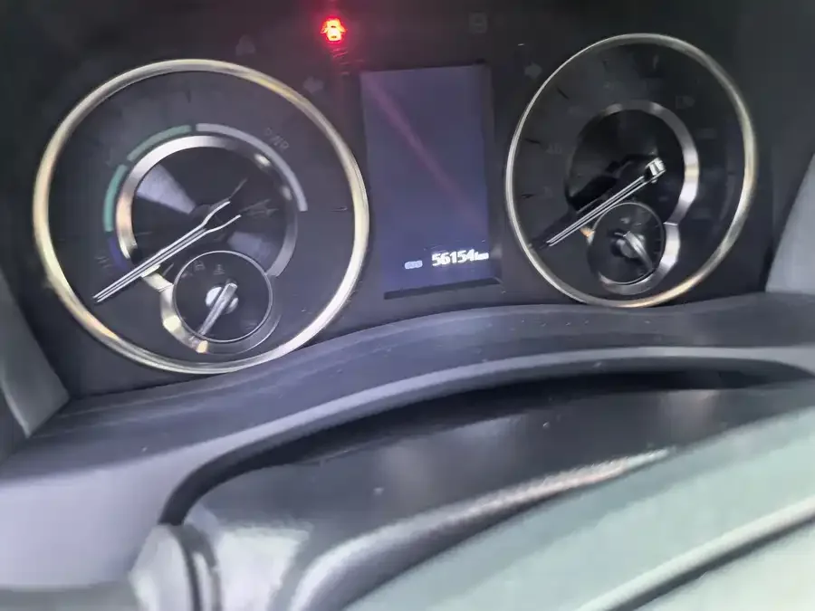Lexus LM 2020 300h 7-seat Elegant Edition 2023 — миниатюра 3