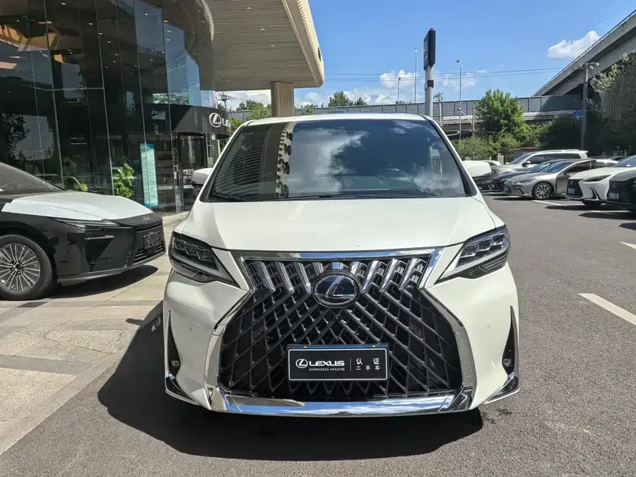 Lexus LM 2020 300h 7-seat Elegant Edition 2023 — миниатюра 3