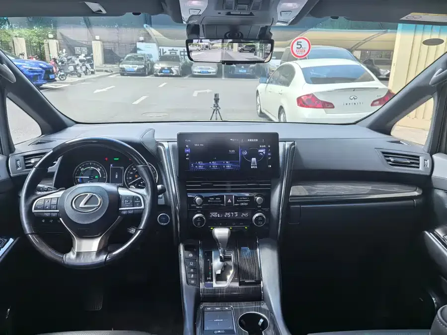 Lexus LM 2020 300h 7-seat Elegant Edition 2023 — миниатюра 5