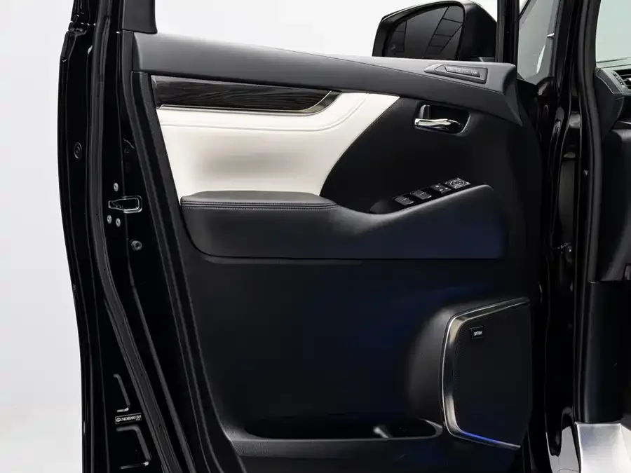 Lexus LM 2020 300h Four-seat Royal Edition 2022 — миниатюра 2