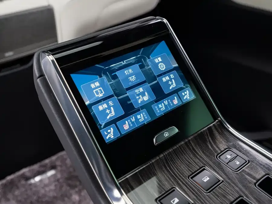 Lexus LM 2020 300h Four-seat Royal Edition 2022 — миниатюра 5