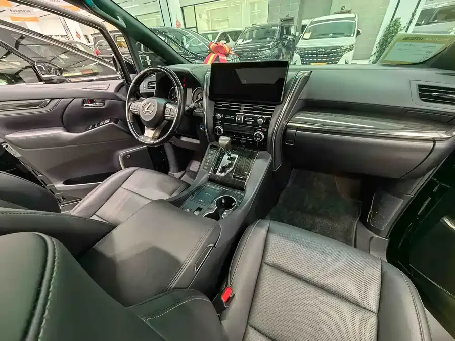 Lexus LM 2020 300h Four-seat Royal Edition 2022 — миниатюра 4