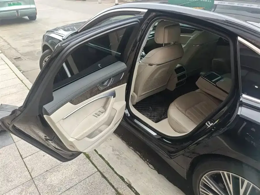 Audi A6L 2022 55 TFSI quattro Flagship Elegant Edition 2023 — миниатюра 3