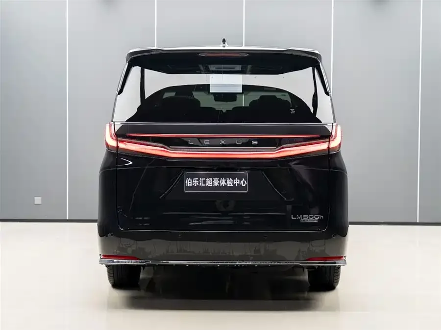 Lexus LM 2023 500h Six-seat Premium Edition 2024 — миниатюра 2