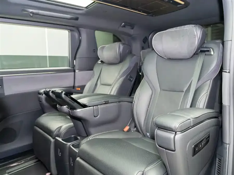 Lexus LM 2023 500h Six-seat Premium Edition 2024 — миниатюра 3