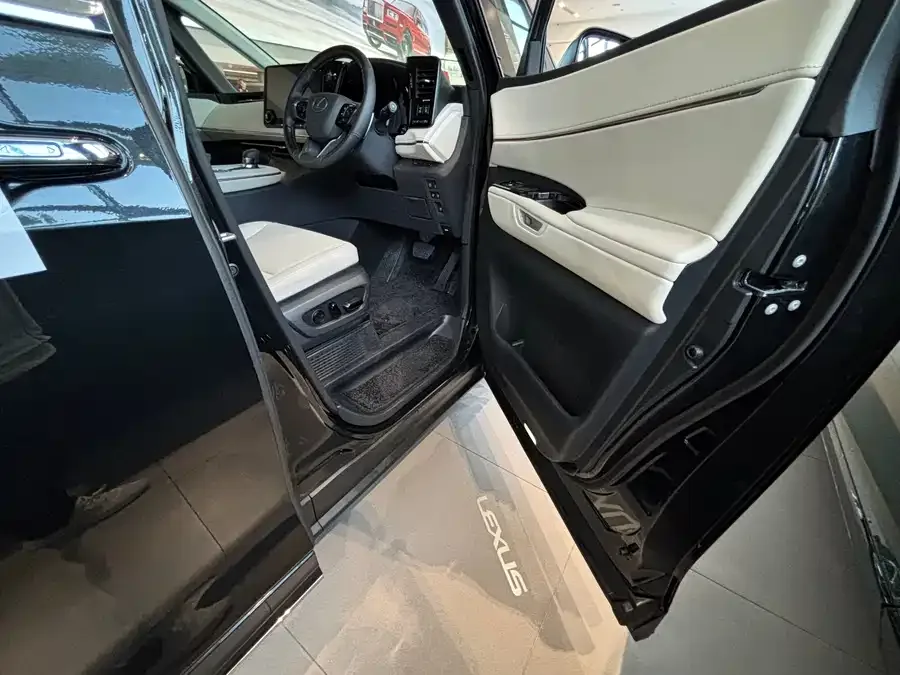 Lexus LM 500h 6-seat Premium Edition (2025) 2025 — миниатюра 3