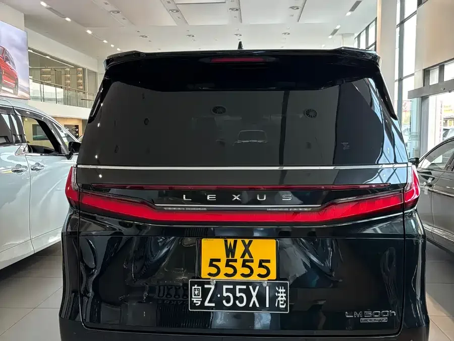 Lexus LM 500h 6-seat Premium Edition (2025) 2025 — миниатюра 4