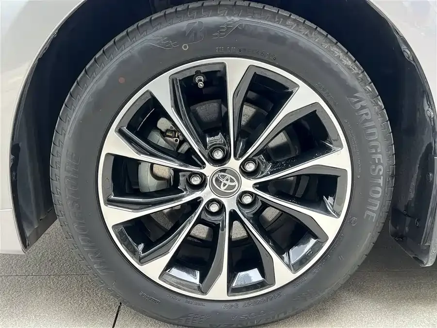 Toyota Avalon Avalon 2023 2.0L Luxury Edition 2024 — миниатюра 4