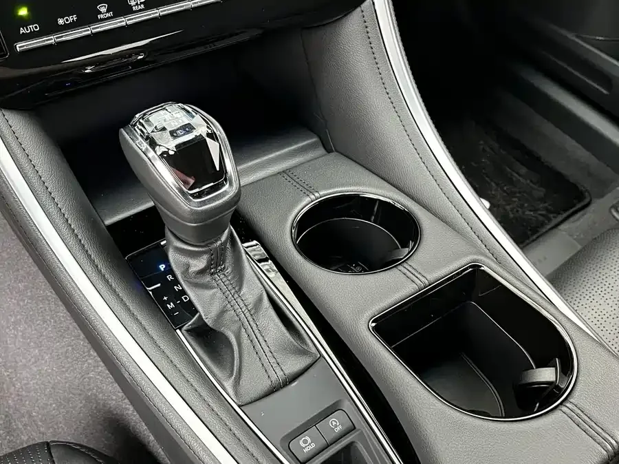 Toyota Avalon Avalon 2023 2.0L Premium Edition 2024 — миниатюра 5