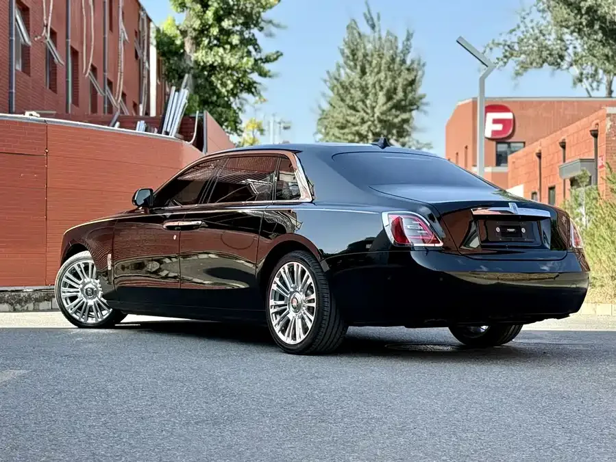 Rolls-Royce Ghost Ghost 2021 6.7T long wheelbase version 2022 — миниатюра 3