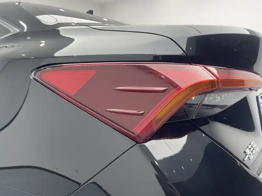 Toyota Avalon Avalon 2023 2.0L Premium Edition 2023 — миниатюра 3
